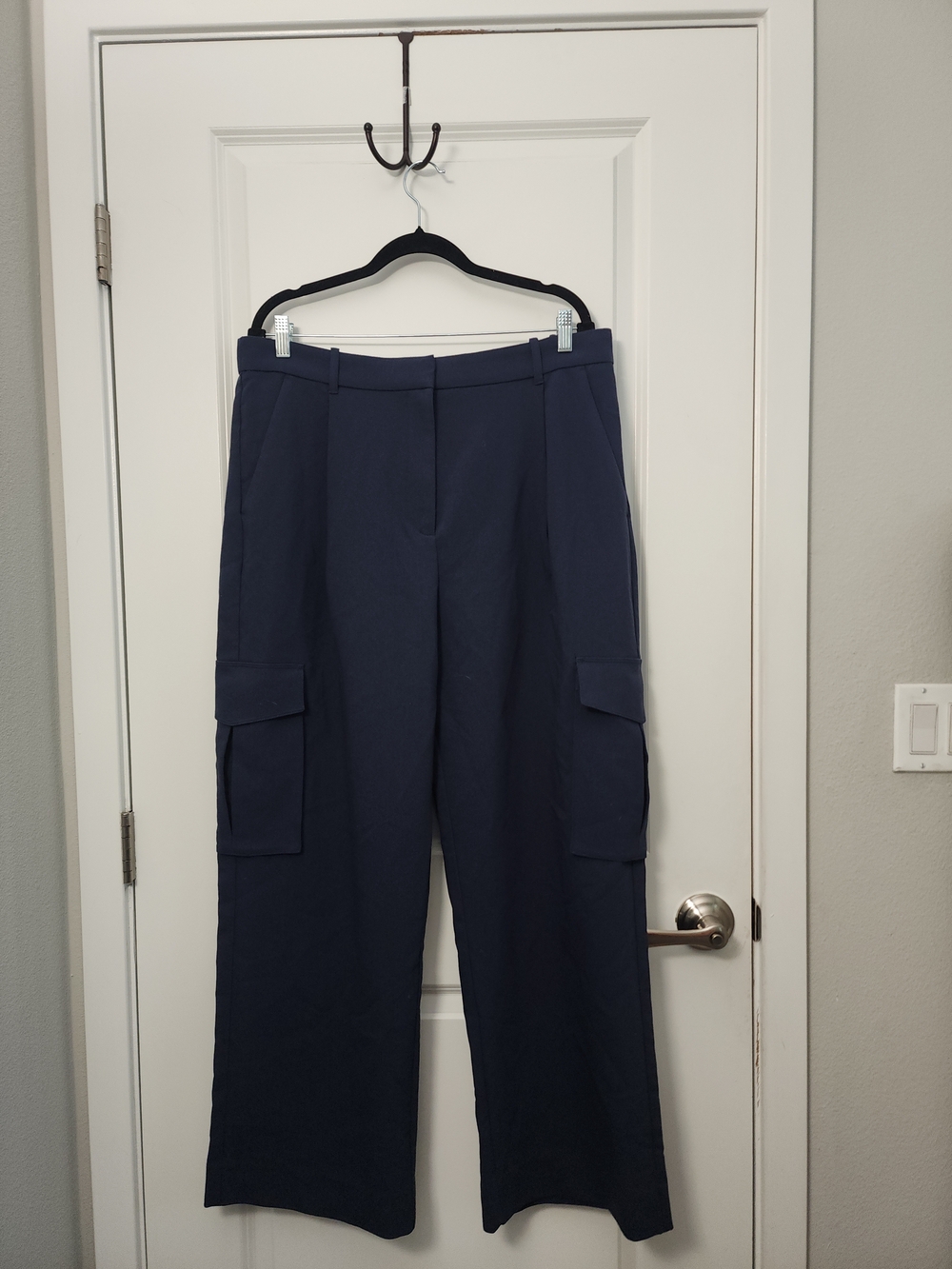 Abercrombie & Fitch Navy Wide-Leg Cargo Pants - Picture 3 of 6